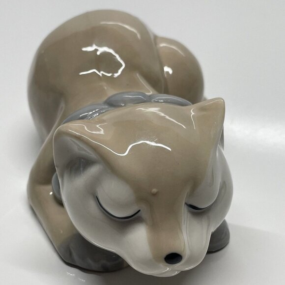 Vintage Price Products Cat Figurine Sleeping With Collar Kitten EUC Beautiful! - Picture 12 of 12